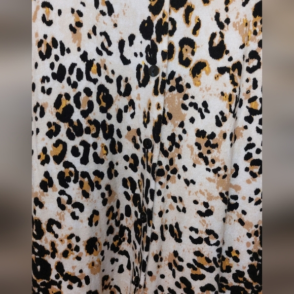Karen Scott Cheetah Animal Print Button Cardigan Size XL Long Sleeve Sweater - Picture 4 of 10